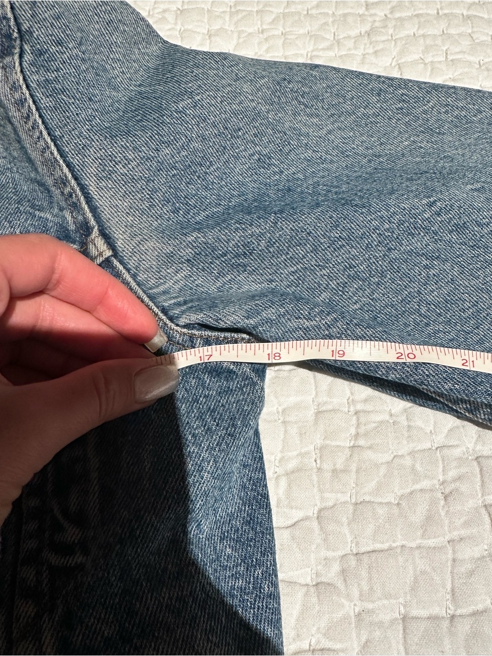 Vintage Levi's Light Blue Denim Trucker Jacket - Women's - Picture 4 of 9
